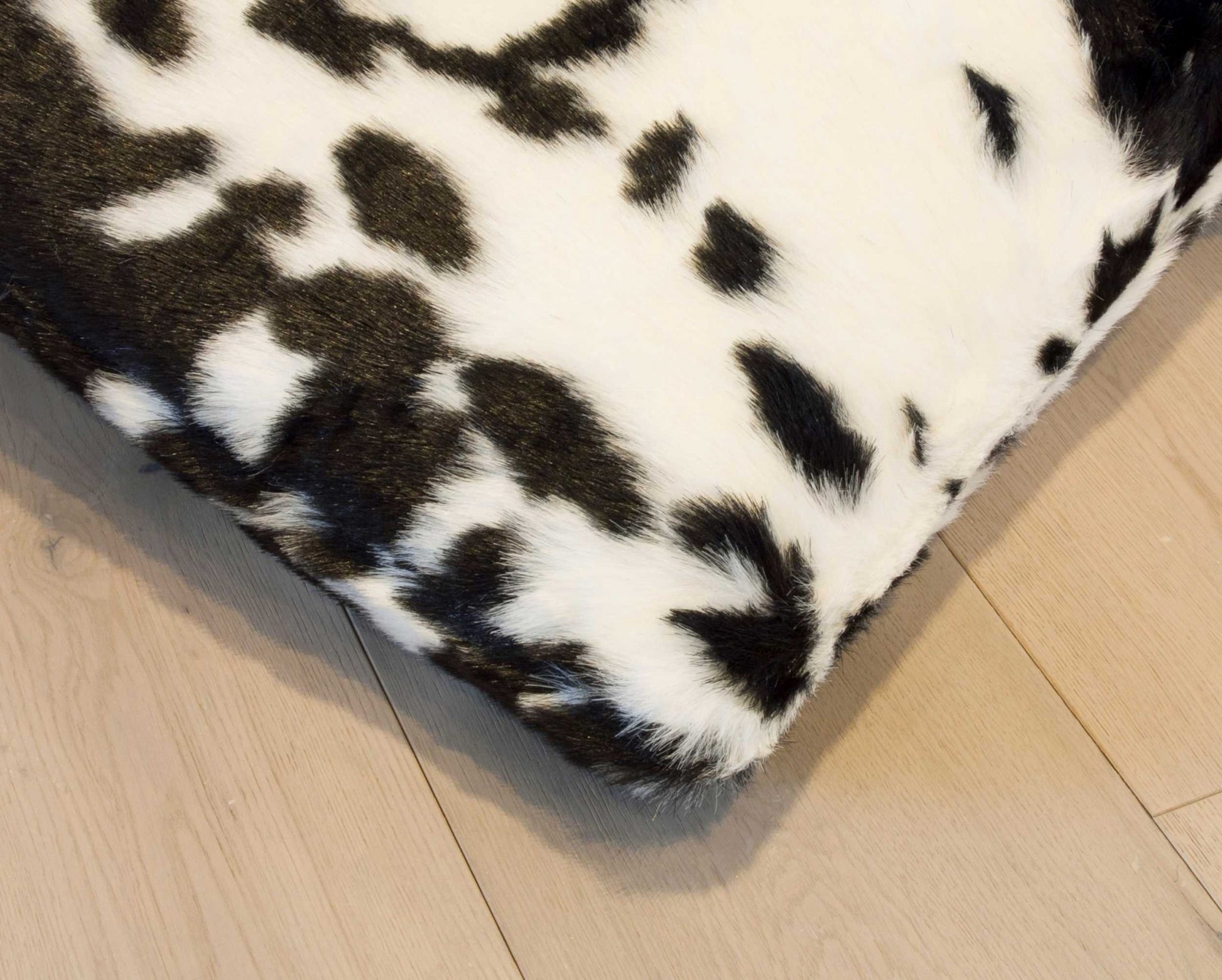 18" X 18" X 5" Sugarland Black And White Faux  Pillow 2 Pack-4